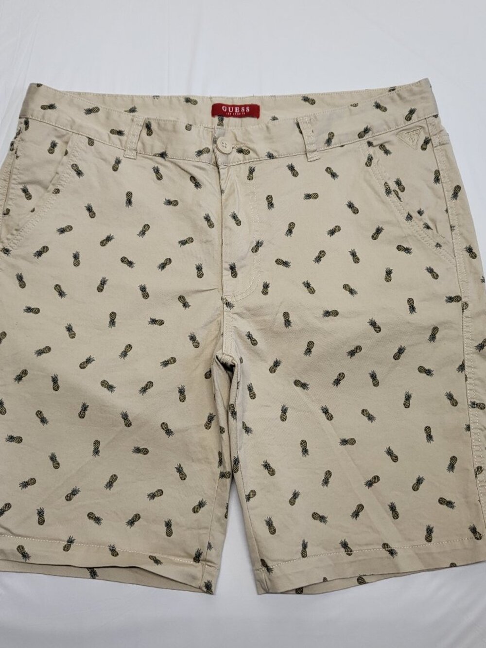 Guess Mens Chino Shorts Pineapple Print  Size 34 ( Fit 36" Waist) Beige